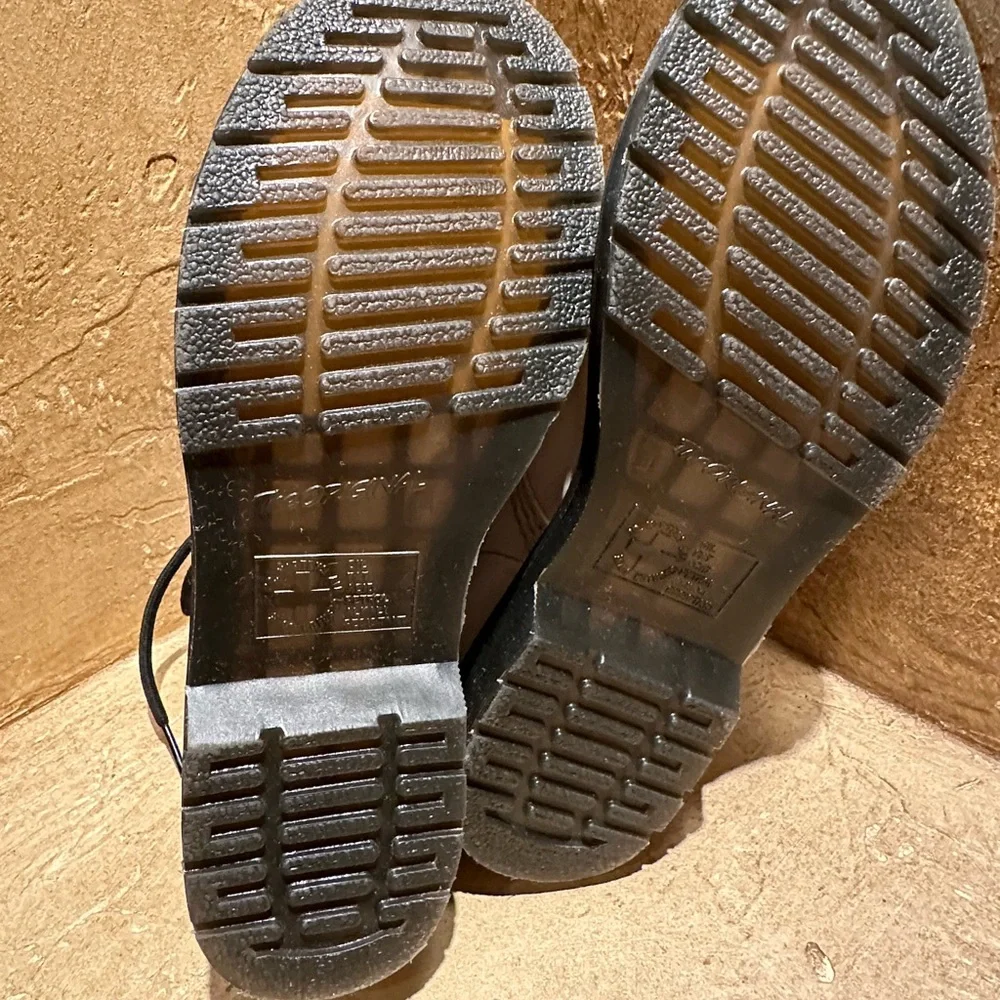 Dr Martens white leather combat boots - Picture 9 of 11